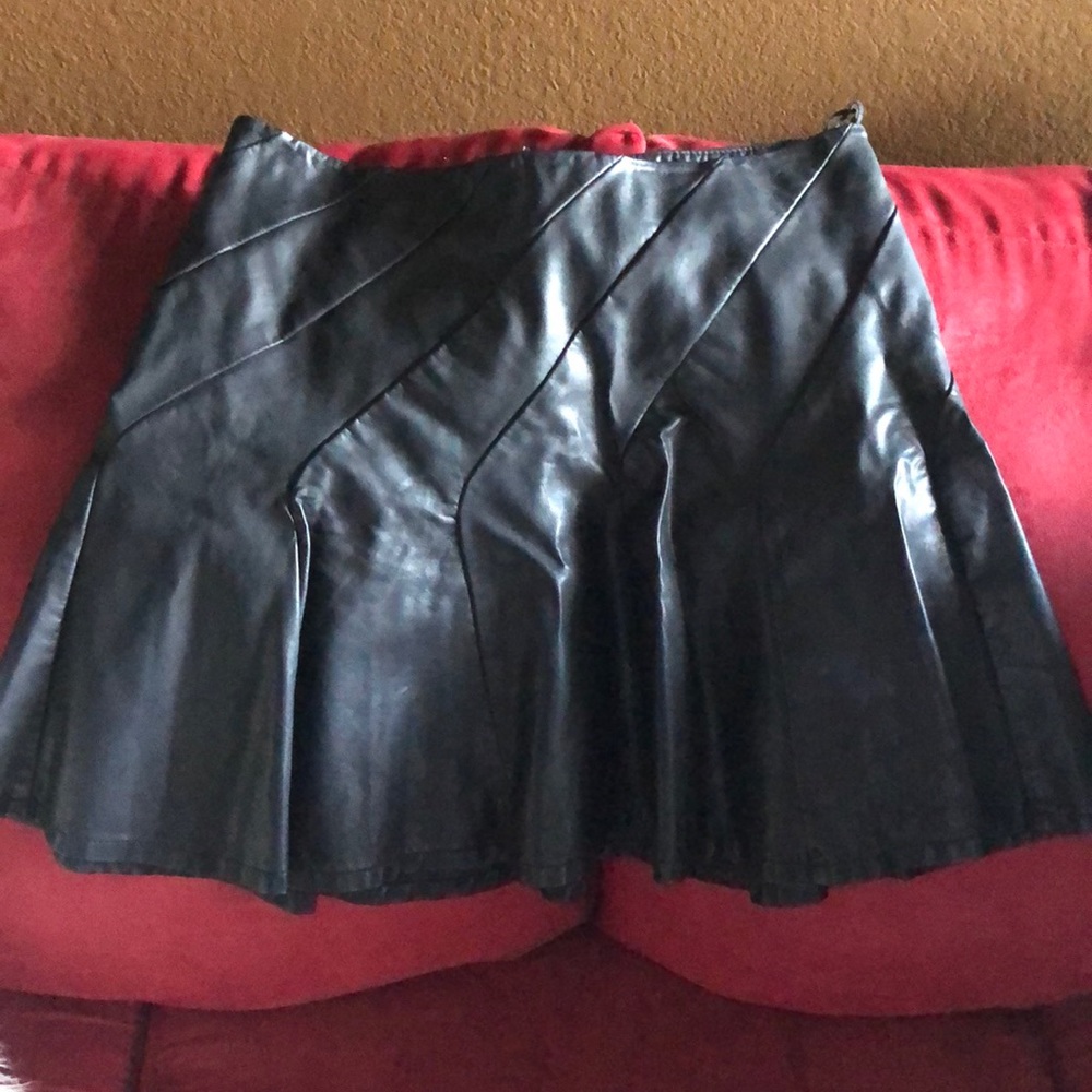 “Flirt” Leather skirt